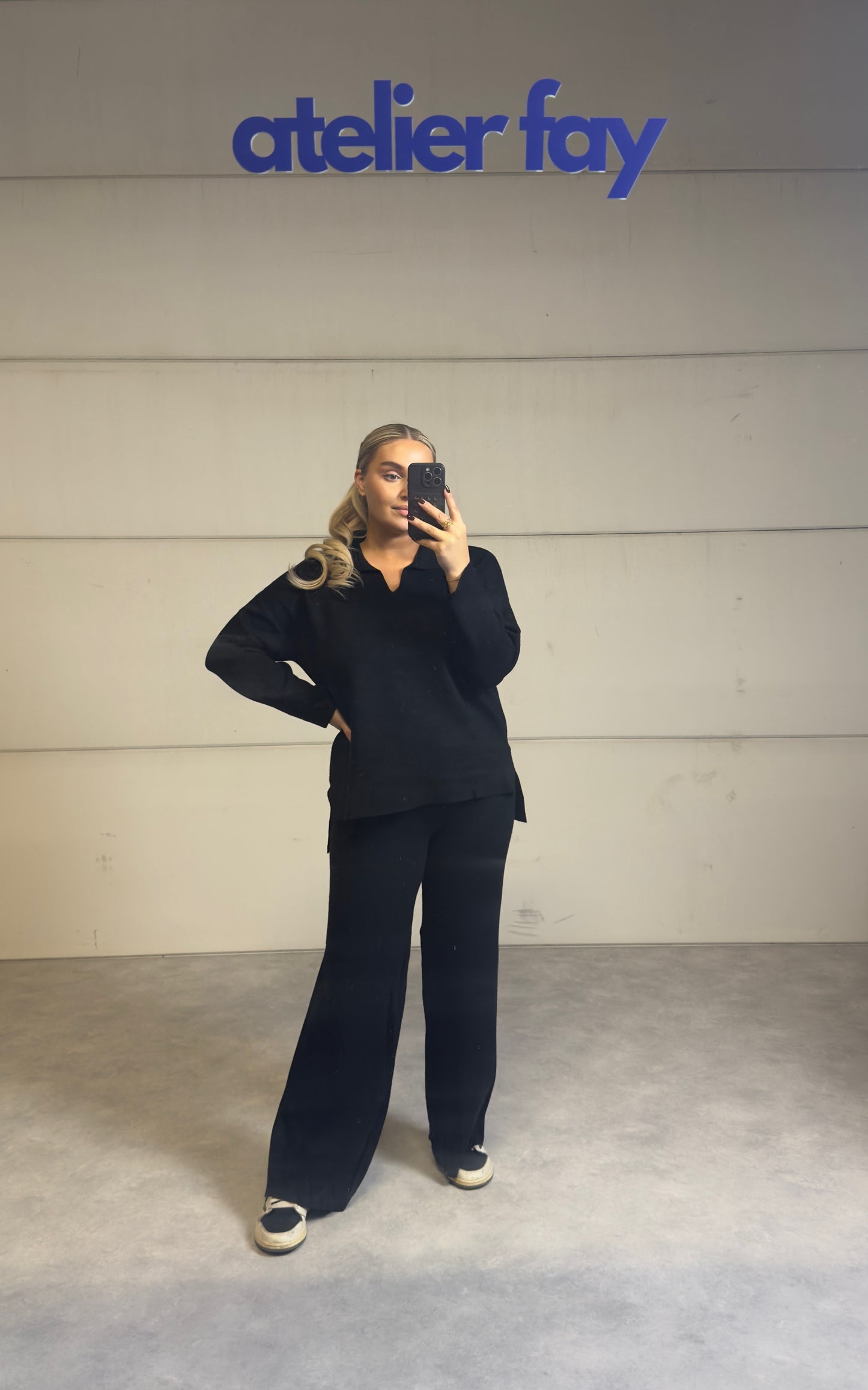 V Knitted Set
